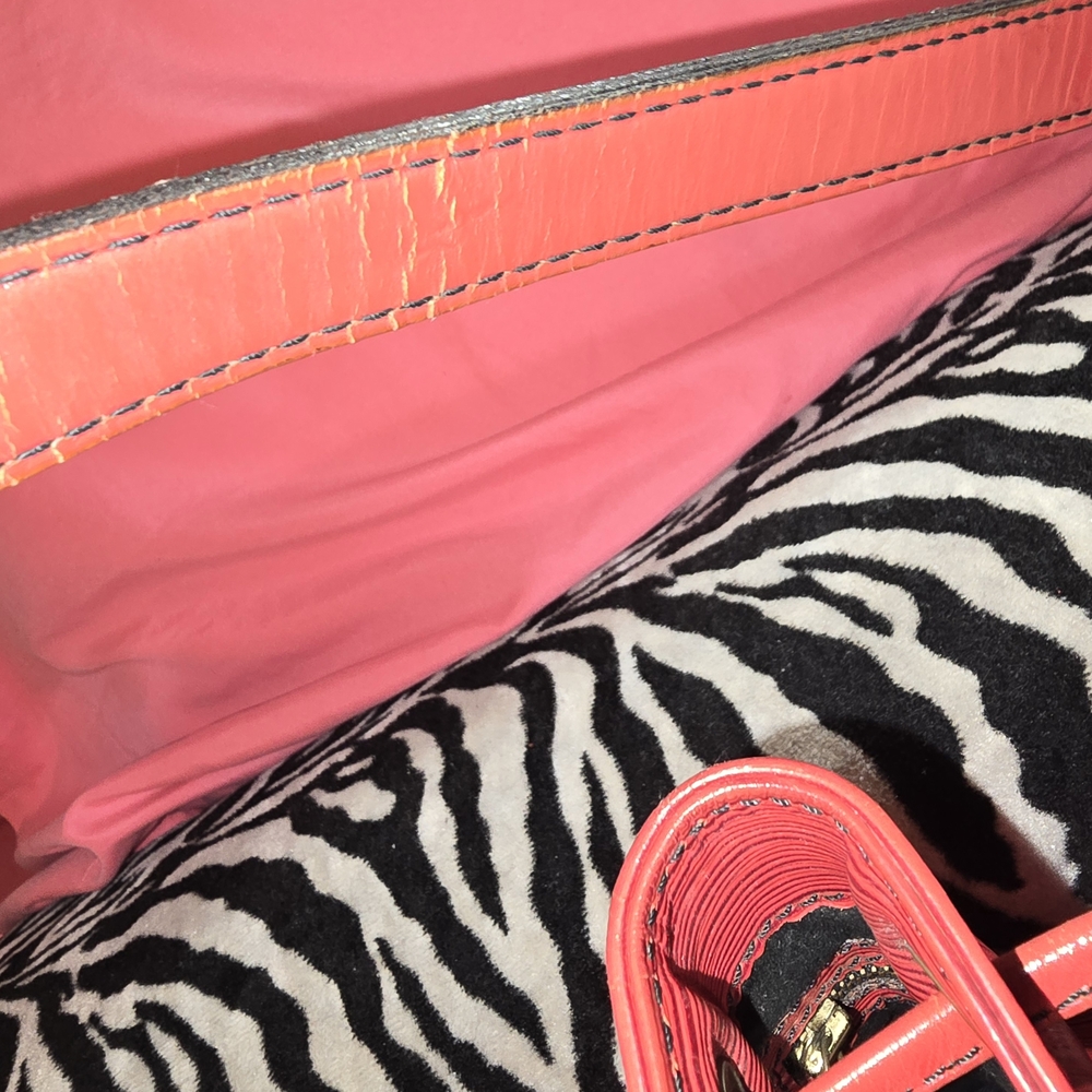 Red Designer Bucket Bag - Picture 6 of 13